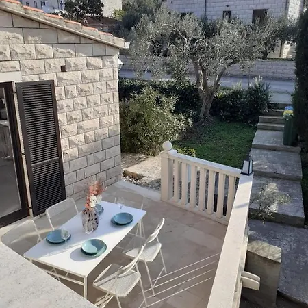 Holiday home L.l Splitska