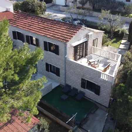 Holiday home L.l Splitska