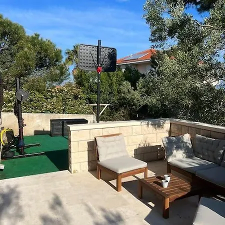 Villa L.l