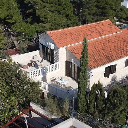 Villa L.l *